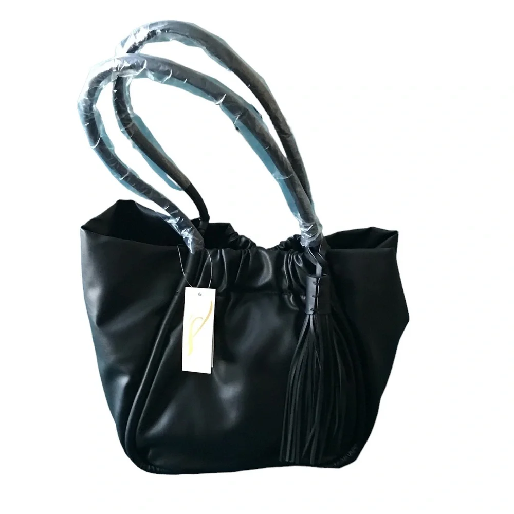 NWT Collection18 black tassel purse - Picture 1 of 6